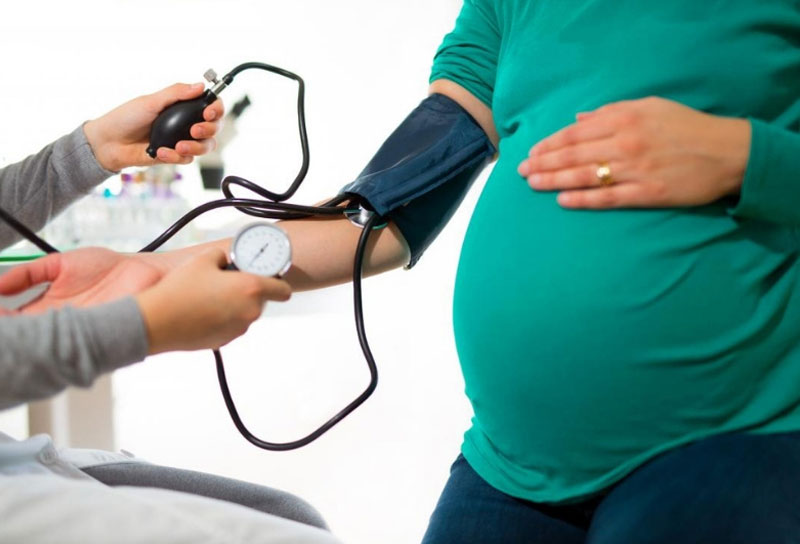 گرفتن فشار خون در طی دوران بارداری